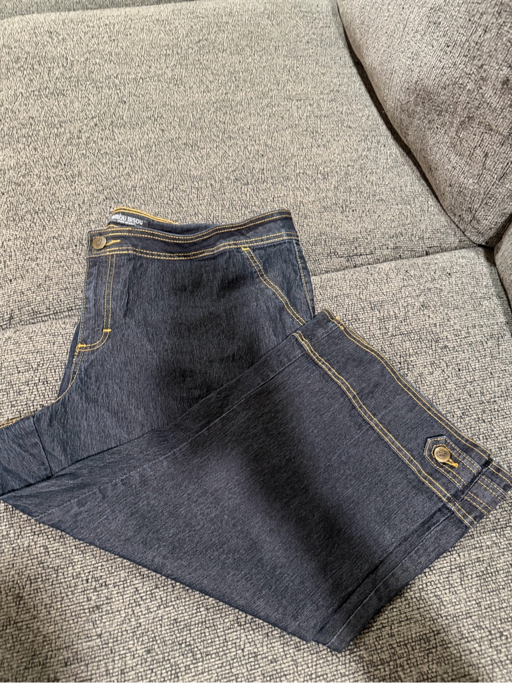 Bisou Bisou Dark Indigo Cropped Jeans with Contrast Stitching